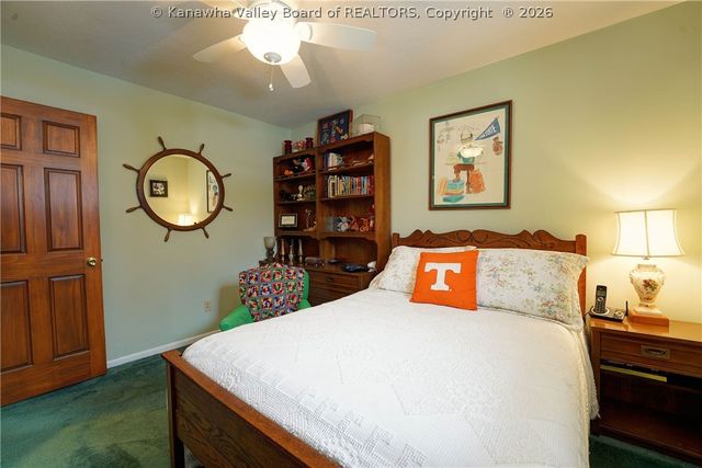 110 Stratford Place, Charleston, WV 25303
