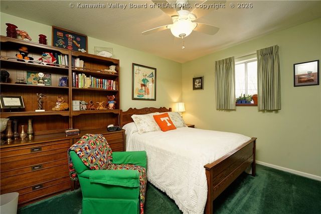 110 Stratford Place, Charleston, WV 25303