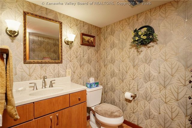 110 Stratford Place, Charleston, WV 25303