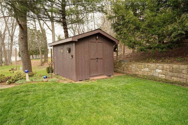 110 Stratford Place, Charleston, WV 25303