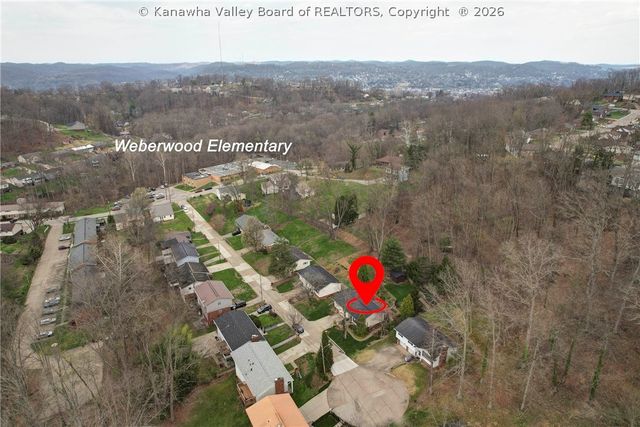 110 Stratford Place, Charleston, WV 25303