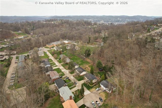110 Stratford Place, Charleston, WV 25303