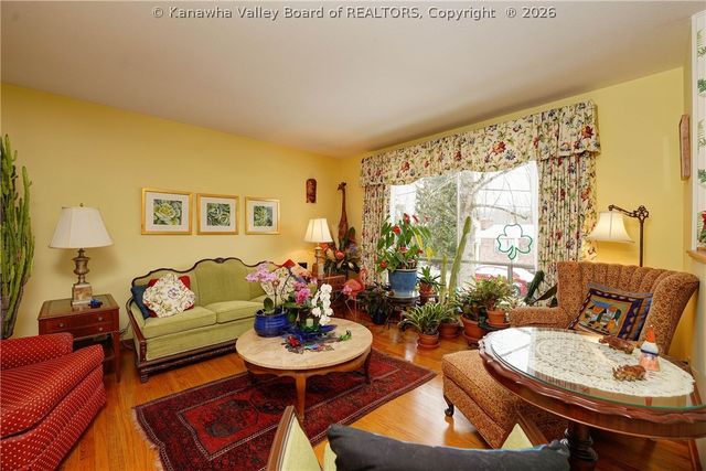 110 Stratford Place, Charleston, WV 25303