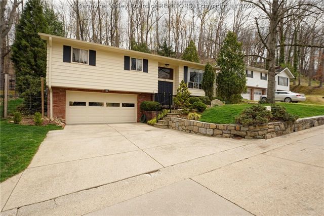 110 Stratford Place, Charleston, WV 25303