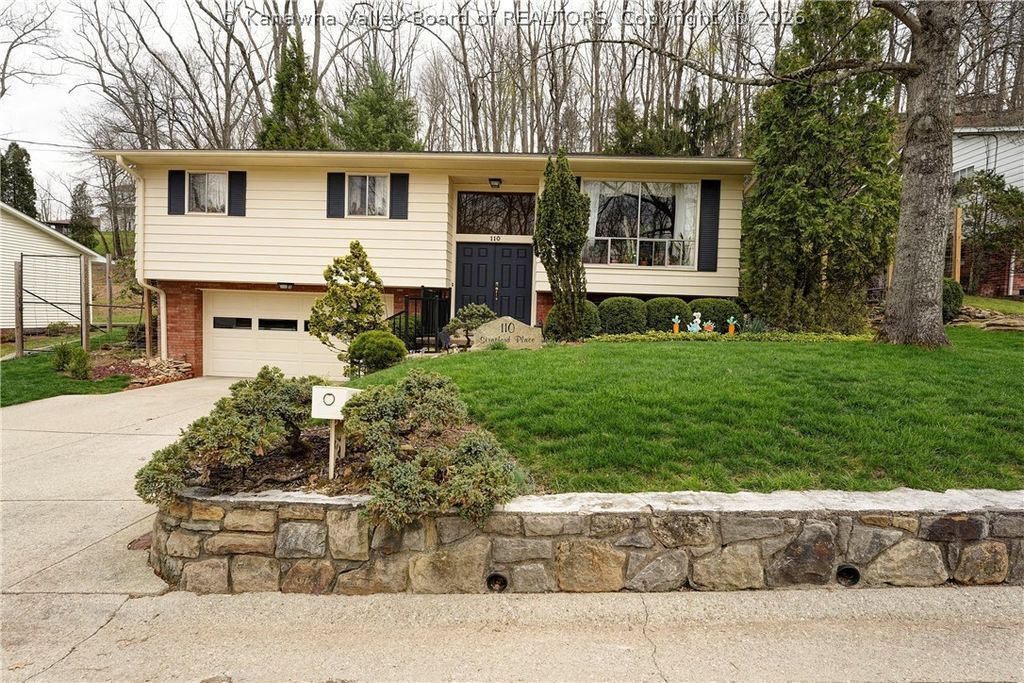 110 Stratford Place, Charleston, WV 25303