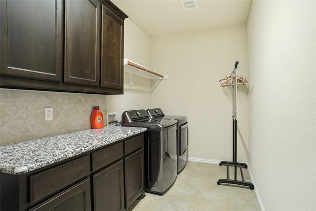 106 High Ridge Court, Decatur, TX 76234