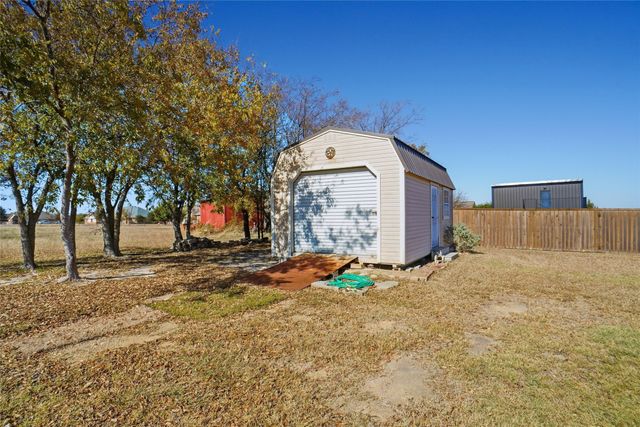 106 High Ridge Court, Decatur, TX 76234