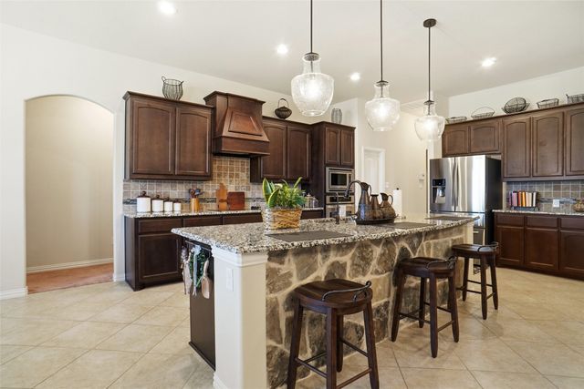 106 High Ridge Court, Decatur, TX 76234