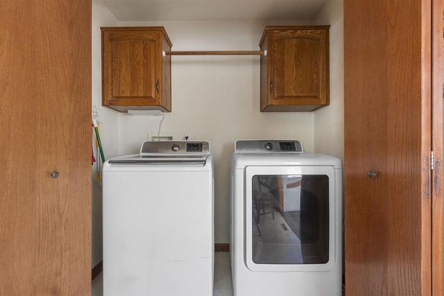 716 ELIZABETH COURT, Menasha, WI 54952