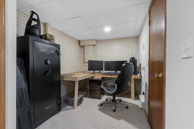 716 ELIZABETH COURT, Menasha, WI 54952