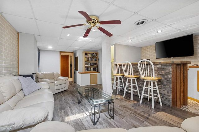 716 ELIZABETH COURT, Menasha, WI 54952