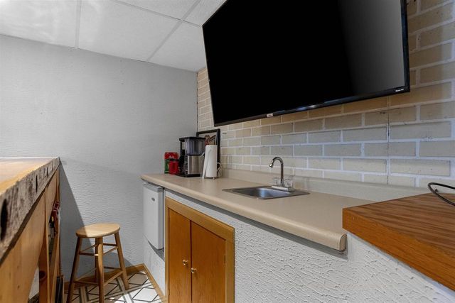 716 ELIZABETH COURT, Menasha, WI 54952