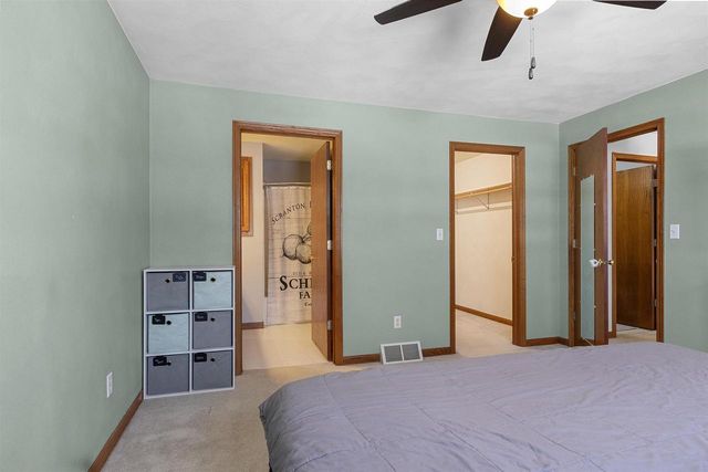 716 ELIZABETH COURT, Menasha, WI 54952