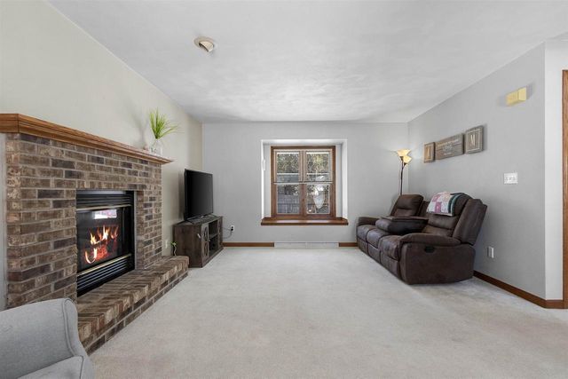 716 ELIZABETH COURT, Menasha, WI 54952