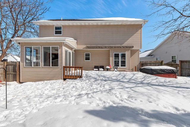 716 ELIZABETH COURT, Menasha, WI 54952