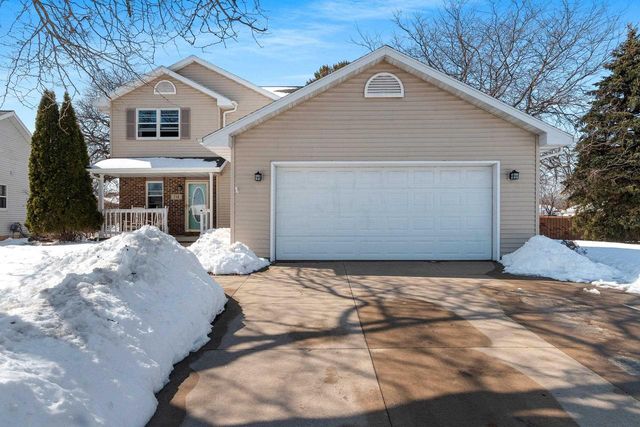 716 ELIZABETH COURT, Menasha, WI 54952