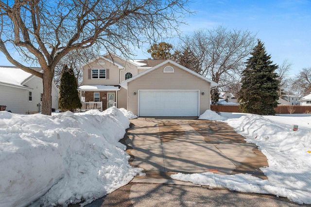 716 ELIZABETH COURT, Menasha, WI 54952