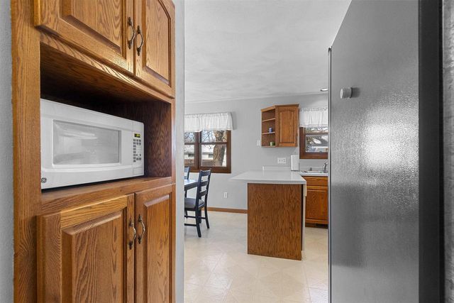 716 ELIZABETH COURT, Menasha, WI 54952