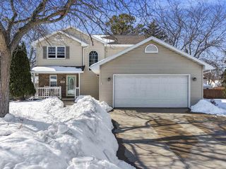 716 ELIZABETH COURT, Menasha, WI 54952