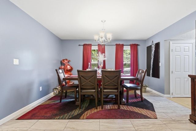 73 Wareham St, Middleboro, MA 02346
