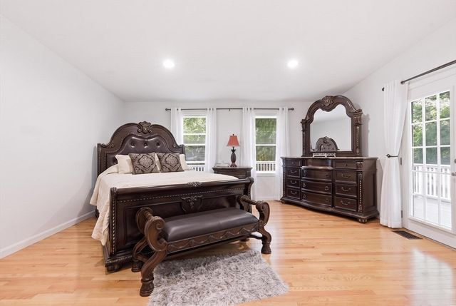 73 Wareham St, Middleboro, MA 02346