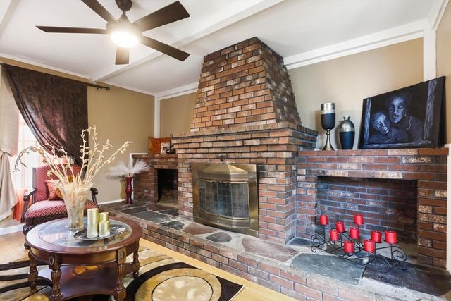 73 Wareham St, Middleboro, MA 02346