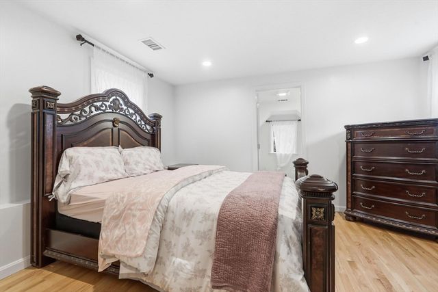 73 Wareham St, Middleboro, MA 02346