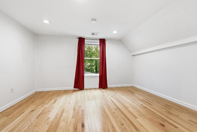 73 Wareham St, Middleboro, MA 02346