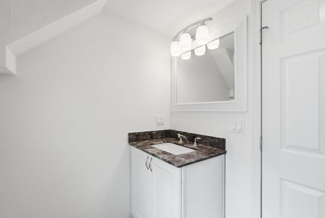 73 Wareham St, Middleboro, MA 02346