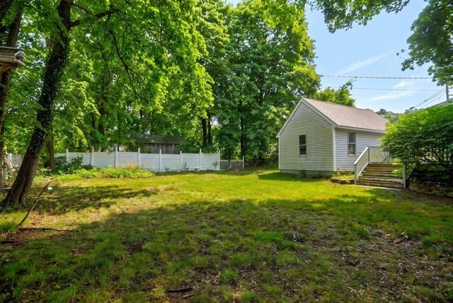 73 Wareham St, Middleboro, MA 02346