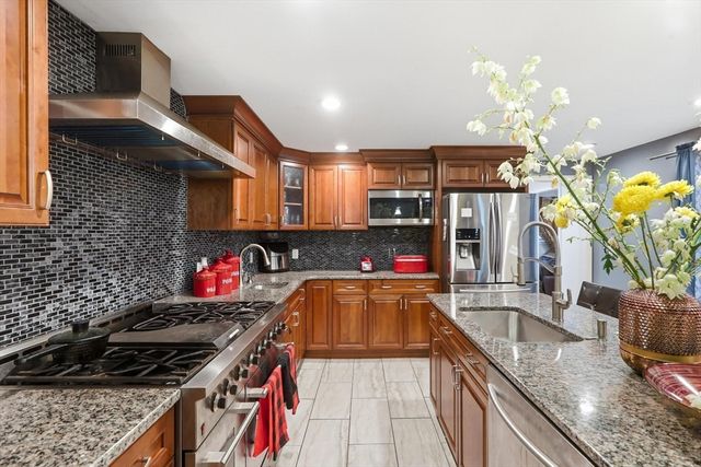 73 Wareham St, Middleboro, MA 02346