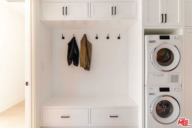 17609 Camino De Yatasto, Pacific Palisades, CA 90272