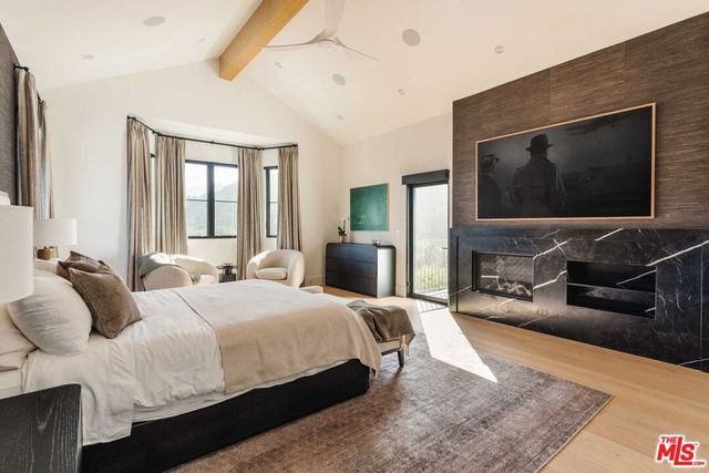 17609 Camino De Yatasto, Pacific Palisades, CA 90272