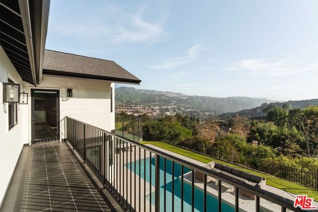 17609 Camino De Yatasto, Pacific Palisades, CA 90272