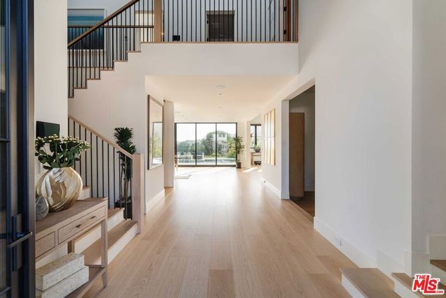 17609 Camino De Yatasto, Pacific Palisades, CA 90272