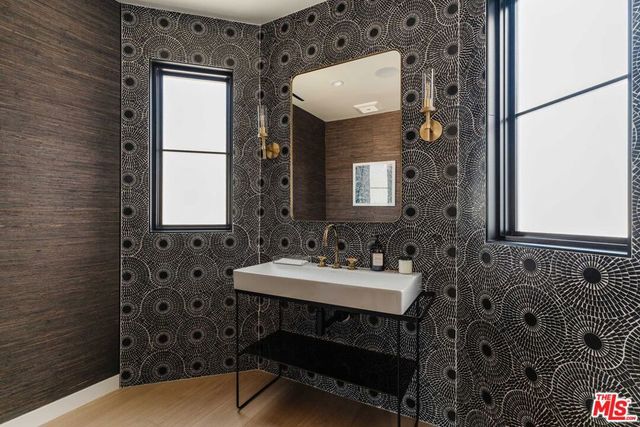 17609 Camino De Yatasto, Pacific Palisades, CA 90272