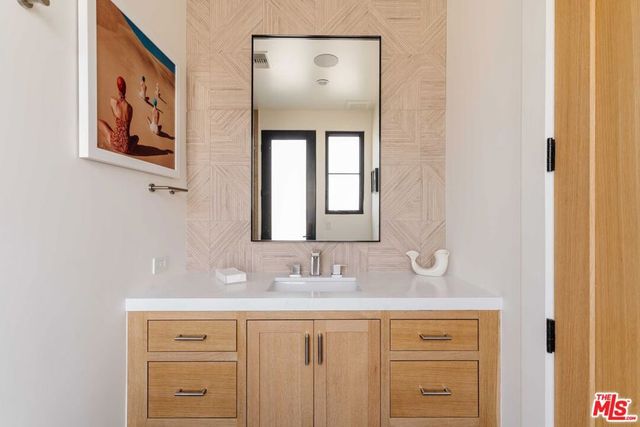 17609 Camino De Yatasto, Pacific Palisades, CA 90272