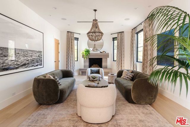 17609 Camino De Yatasto, Pacific Palisades, CA 90272