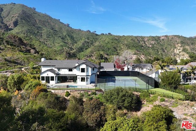 17609 Camino De Yatasto, Pacific Palisades, CA 90272