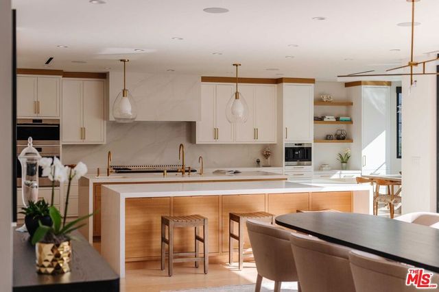 17609 Camino De Yatasto, Pacific Palisades, CA 90272