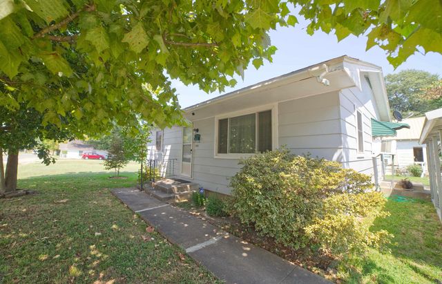 205 N 4th Ave, Paragould, AR 72450