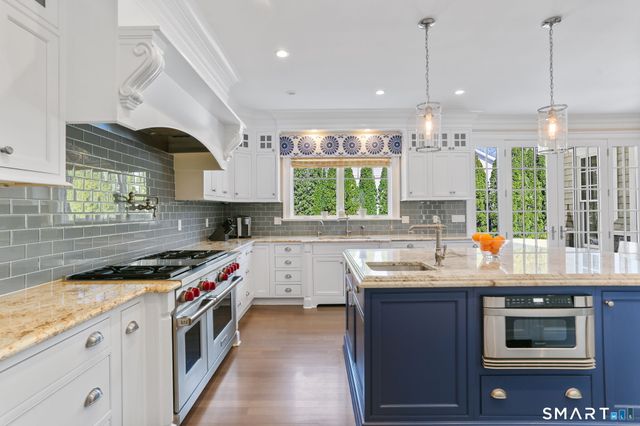 1 Bramble Lane, Greenwich, CT 06878