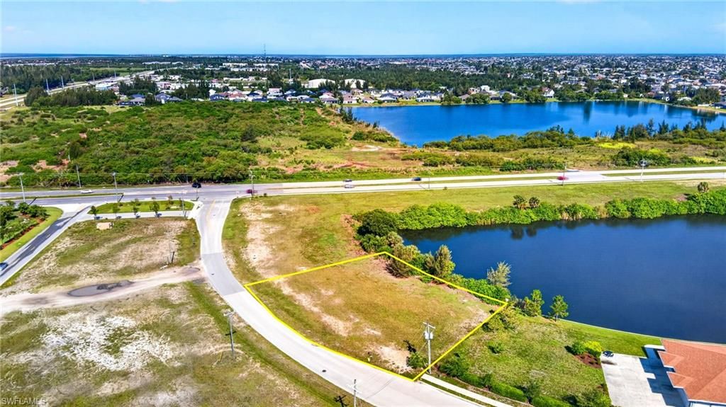 Image 10 of property listing at 1483 SW 6th TER, Cape Coral, FL 33991