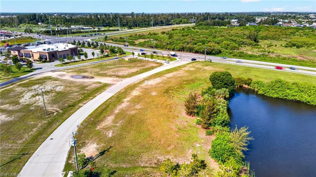Image 13 of property listing at 1483 SW 6th TER, Cape Coral, FL 33991