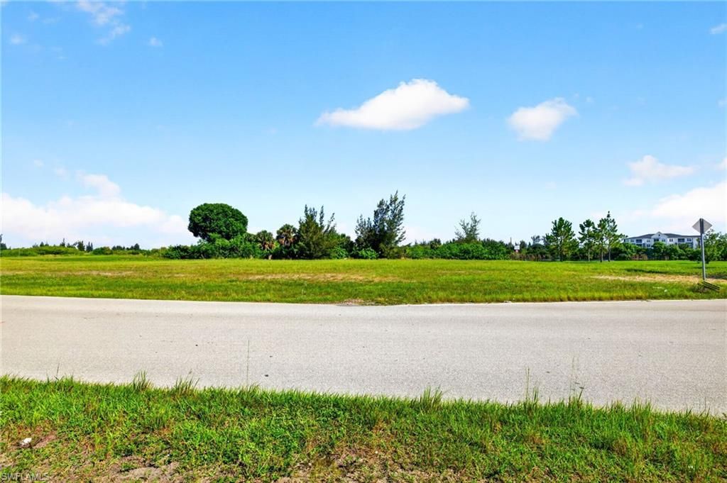 Image 17 of property listing at 1483 SW 6th TER, Cape Coral, FL 33991