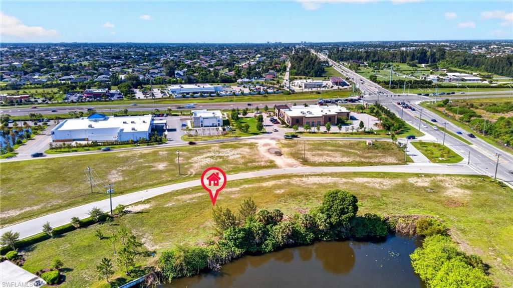 Image 5 of property listing at 1483 SW 6th TER, Cape Coral, FL 33991
