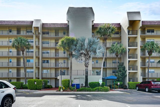 3755 Via Poinciana, Greenacres, FL 33467