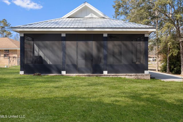 12228 Fishermans Trail, Gulfport, MS 39503