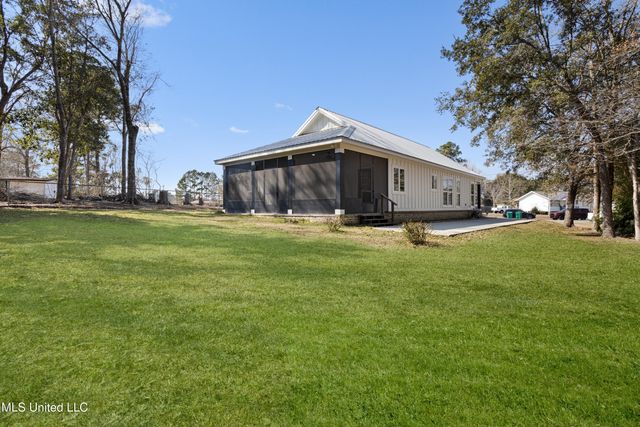 12228 Fishermans Trail, Gulfport, MS 39503