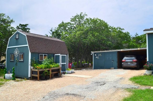 218 Texas Oak DR, Cedar Creek, TX 78612